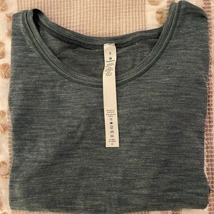 Lululemon T-Shirt